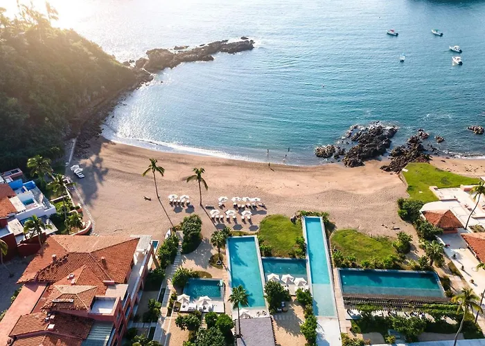 El Careyes Club & Residences